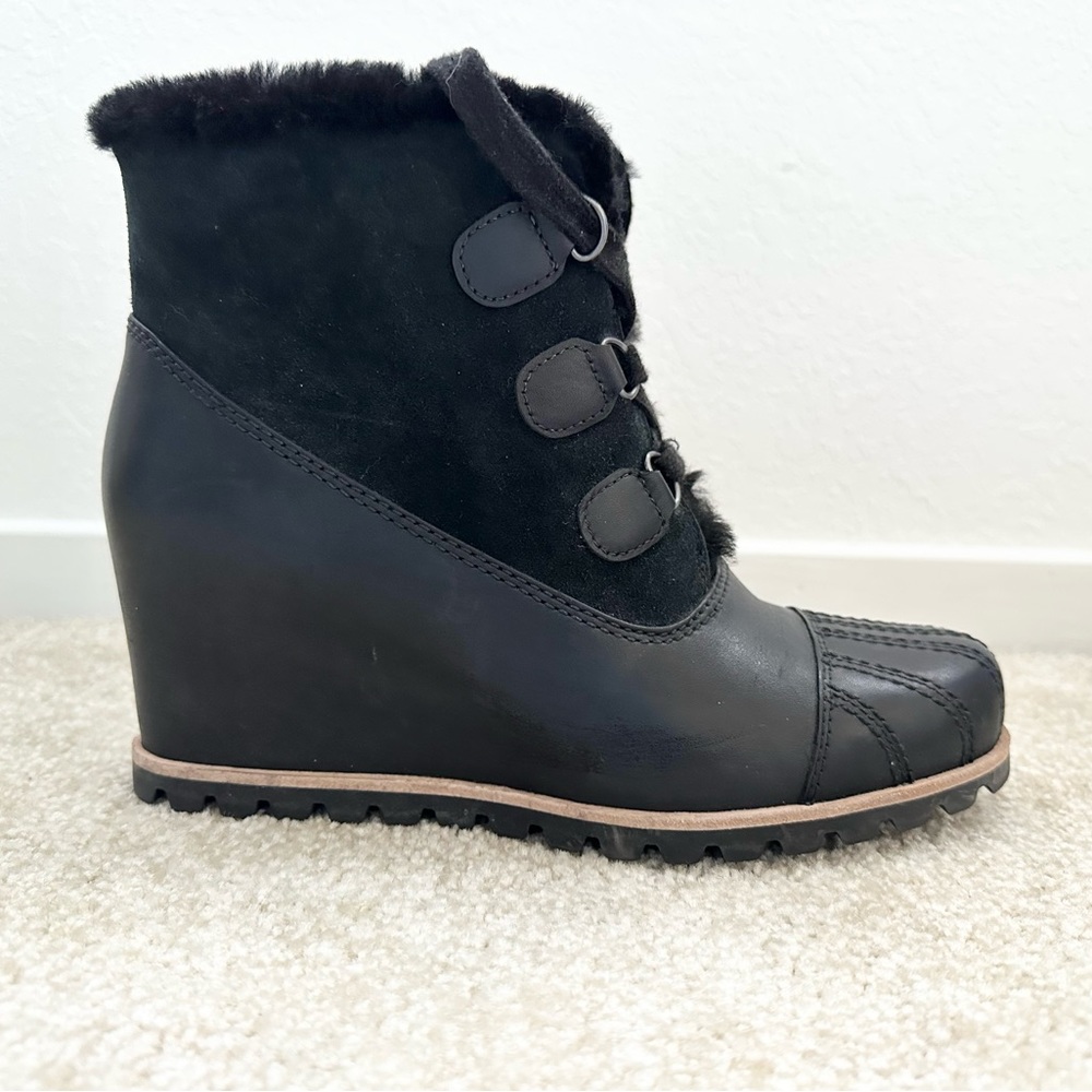UGG | Black | Women’s Boots | Size 9 |